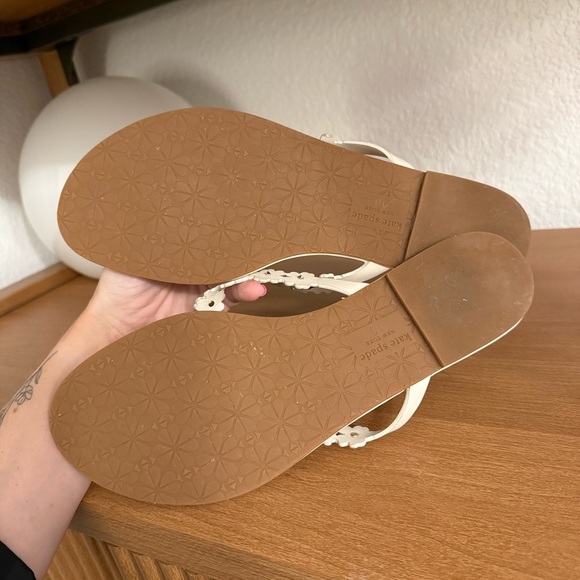 Kate Spade Daisy Sandals Size 10 - Picture 4 of 4